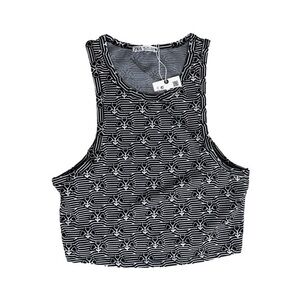 ⭐️ NWT- Zara black and white patterned crop top- size L